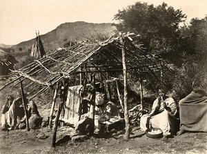Budowanie imperium w epoce faszystowskiej: kobiety zajmujące się tkaniem, 09.05.1936 (zdjęcie czarno-białe) autorstwa Modestino Baldinetti