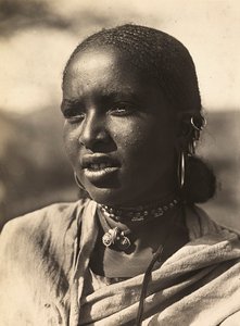 Budowanie imperium w epoce faszystowskiej: młoda abisyńska dziewczyna, 09.05.1936 (zdjęcie czarno-białe)