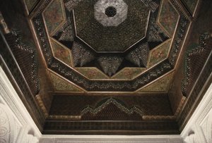 Kasbah of Thamiel glaoui, detal sufitu (ceramika) autorstwa Moroccan School