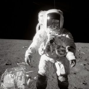 Apollo 12 - NASA, 1969. autorstwa NASA Images
