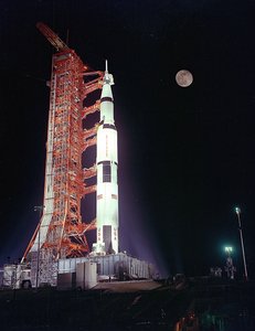 Apollo 17 - NASA, 1972. autorstwa NASA Images