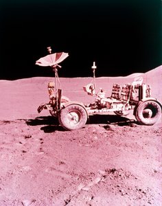 Pierwszy księżycowy pojazd wędrujący, Apollo 15, lipiec 1971. autorstwa NASA Images