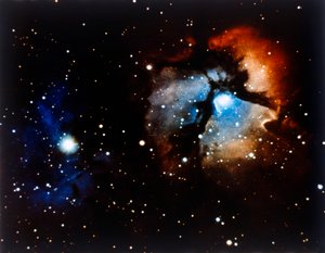 Mgławica Trójlistna Koniczyna w gwiazdozbiorze Strzelca. autorstwa NASA Images