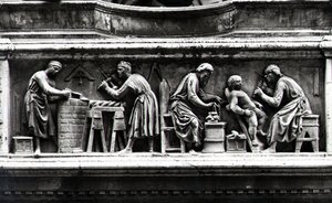 Relief przedstawiający artystów i rzemieślników przy pracy (marmur) (zdjęcie czarno-białe) autorstwa Nanni di Banco