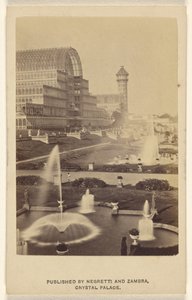 [Widok z zewnątrz na Crystal Palace i teren] autorstwa Negretti and Zambra