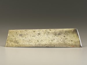 Dłuto rozwidlone (zhang), kultura Qijia, ok. 2500-2000 pne (nefryt) autorstwa Neolithic Period Chinese School