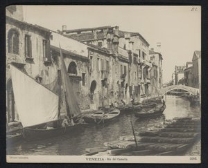 Widok na Rio del Camello w Wenecji Wenecja - Rio del Camello (tytuł na obiekcie) autorstwa Neue Photographische Gesellschaft