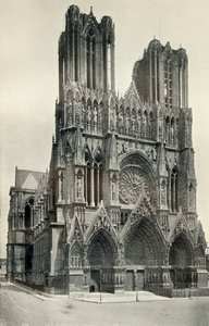 Wielka gotycka budowla: katedra w Reims, zbudowana w XIII i XIV wieku, ok. 1930. autorstwa Neurdein