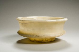 Tazza, 18-19 dynastia, 1540-1186 pne (alabaster)