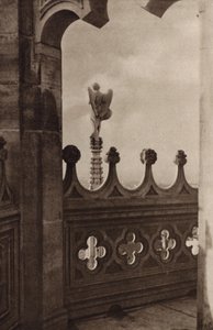 Spojrzenie z Duomo, Mediolan (zdjęcie czarno-białe)