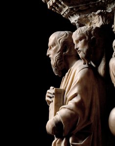 Sztuka gotycka: prorok z księgą, fragment płaskorzeźby Ambony autorstwa Nicola Pisano