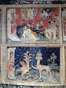 Kurtyna Objawienia (1373 -1383). Nr 31 wysoki: Jean zaskoczony zmartwychwstaniem dwóch przyjaciół. Nr 38 na dole: smok daje królewskie berło panterze (manifestacja szatana). Gobelin autorstwa Nicolasa Bataille