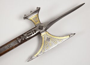 Pollaxe, koniec XV w. (stal, mosiądz i drewno jesionowe)