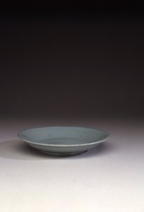 Rzadkie płytkie danie Ruyao (ceramiczne) (patrz także 466677) autorstwa Northern Song Dynasty Chinese School