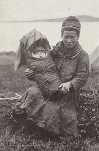 Lapońska mama i dziecko autorstwa Norwegian Photographer