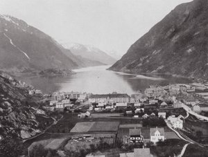 Odda (zdjęcie czarno-białe) autorstwa Norwegian Photographer