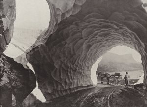 Tunel przez śnieg, przełęcz Hauklid autorstwa Norwegian Photographer