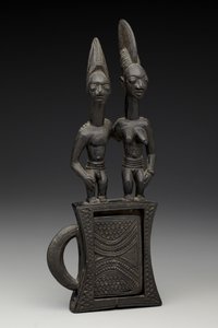 Etui na lustro, przed 1938 (drewno i lustro) autorstwa Olowe of Ise