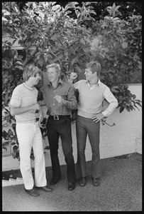 Beau Bridges, Jeff Bridges i Lloyd Bridges na swoim podwórku w domu