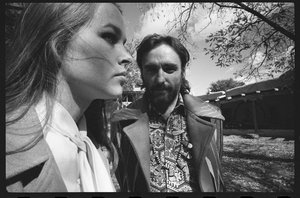 Dennis Hopper i żona Michelle Phillips w domu w Nowym Meksyku
