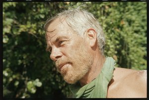 Lee Marvin na planie „Piekło na Pacyfiku” autorstwa Orlando Suero