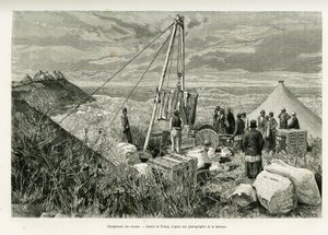 Załadunek skrzyń wykopalisk archeologicznych, Persja. Grawer autorstwa Tofaniego, aby zilustrować historię A Suse autorstwa Oswaldo Tofani