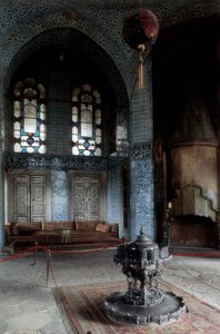 Architektura, sztuka osmańska: Pałac Topkapi (Topkapi Saray) główna i oficjalna miejska rezydencja sułtana osmańskiego w latach 1465-1853. Pałac wybudowany w latach 1475-1478. Turcja Istanbul. autorstwa Ottoman School