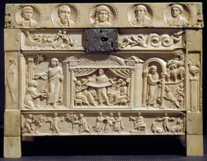 Sztuka paleochretańska: Relikwiarz (lipsanoteka) decoree scen ze Starego i Nowego Testamentu w niższych płaskorzeźbach. IV wiek Z klasztoru Santa Giulia we Włoszech. Brescia, muzeum chrześcijańskie autorstwa Paleo Christian