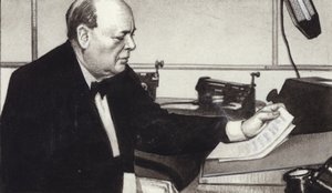 Winston Churchill wygłasza jedną ze swoich słynnych wojennych audycji radiowych (gwasz na papierze)
