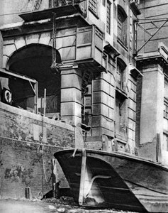 Pozostałości rezydencji kupieckiej od strony Tamizy, niedaleko stacji Cannon Street, 1926-1927