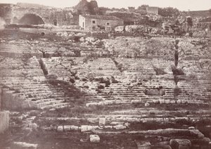 Theatre de Syracuse (Amfiteatr w Syrakuzach), 1865 (zdjęcie) autorstwa Paul Berthier