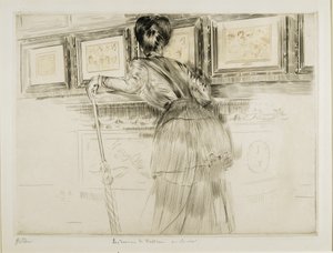 Kobieta patrząca na rysunki Watteau w Luwrze, ok. 1930 r. 1895 autorstwa Paul Cesar Helleu