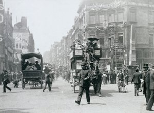 Ludgate Circus, Londyn, przygotowany na Diamentowy Jubileusz Królowej Wiktorii, 1897 autorstwa Paul Martin