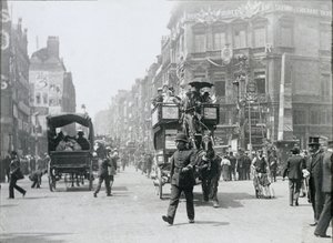 Ludgate Circus, Londyn, przygotowany na Jubileusz Królowej, 1897 autorstwa Paul Martin
