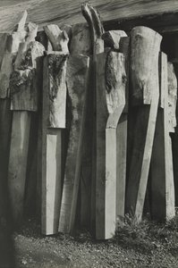 Totemy, Stara Stocznia, Żyto autorstwa Paul Nash