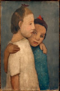 Dwie dziewczyny w biało-niebieskich sukienkach trzymają się za ramiona autorstwa Paula Modersohn Becker