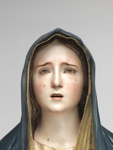 Dziewica Bolesna Mater Dolorosa (polichromowane drewno, szkło i sierść zwierzęca)
