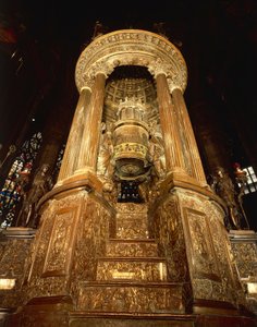 Włochy, Lombardia, Mediolan, wnętrze katedry, cyborium autorstwa Pellegrino Tibaldiego znanego jako "il Pellegrini" autorstwa Pellegrino Tibaldi