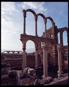 Widok na miasto, 705-710 AD autorstwa Period Umayyad
