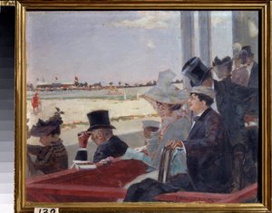Wyścigi konne (wyścigi konne). Widzowie siedzący na trybunach oglądają zawody jeździeckie. Malarstwo Piotra Aleksandrowicza Nilusa (Pierre Nilous) (Nilouss) (1869-1940/1943), olej na drewnie