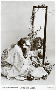 Crissy Bell, brytyjska aktorka, ok. 1900. autorstwa Philco Publishing Company