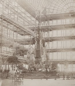 Trofeum wojskowe wzniesione podczas wizyty „Les Guides”, wydrukowane w „Photographic Views of the Progress of the Crystal Palace, Sydenham” autorstwa Philip Henry Delamotte