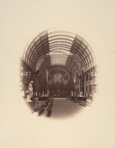 Widok w Central Hall, Wystawa Skarbów Sztuki, Manchester, 1857. autorstwa Philip Henry Delamotte