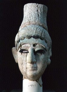 Głowa Księcia lub Księżniczki Ugarit (patrz także 110899 i 200008) autorstwa Phoenician