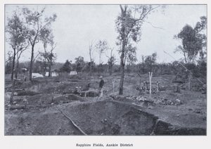 Szafirowe Pola, Dystrykt Anakie (zdjęcie czarno-białe) autorstwa Photographer Australian