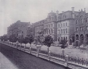 Kanada: Wellington Street, Ottawa (zdjęcie czarno-białe) autorstwa Photographer Canadian