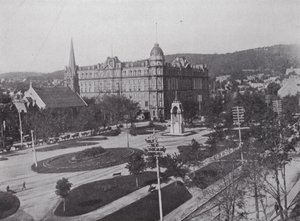 Dominion Square i Windsor Hotel, Montreal (zdjęcie czarno-białe) autorstwa Photographer Canadian
