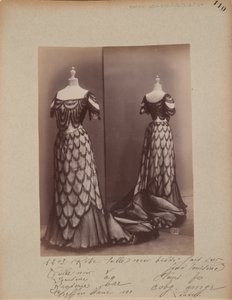 Strona albumu: House of Worth, suknia balowa autorstwa Photographer French