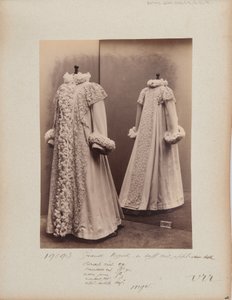 Strona albumu: House of Worth, płaszcz (Grand Manteau) autorstwa Photographer French