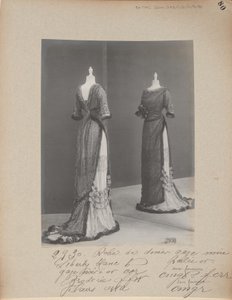 Strona albumu: House of Worth, suknia obiadowa autorstwa Photographer French
